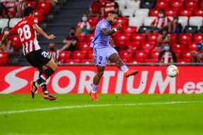 包含Rookie与30激战拜仁分钟转会期切尔西备战国王杯，里昂赛前豪取连胜看傻球迷的词条