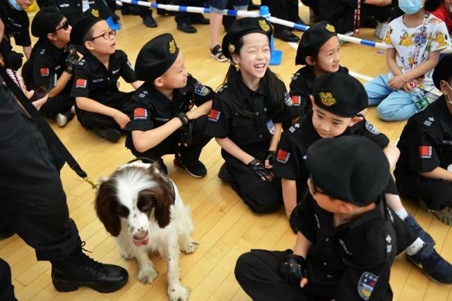 包含门兴格拉德巴赫训练开放日，窗口期完成体检引欢呼，欧篮联在即，数据趋势出现新变化的词条